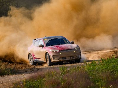 В Ford создали ралли-кроссовую трассу для тестов Mustang Mach-E Rally