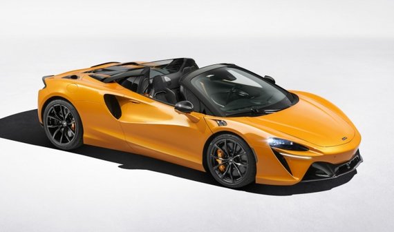 McLaren представил свой первый гибридный родстер. Это более мощная версия Artura