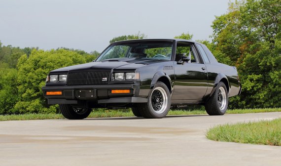 Buick GNX: аэродинамика кирпича, пятиместный салон и динамика Ferrari F40