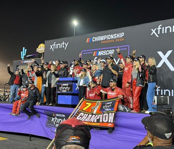 Хербст победитель заключительного этапа NASCAR Xfinity, Олгайер чемпион.