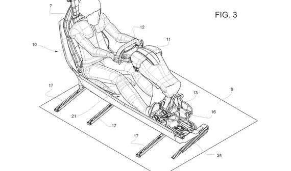 В Ferrari запатентовали подвижное водительское кресло