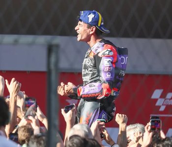 Баньяйя победитель финальной гонки MotoGP, Мартин Чемпион.